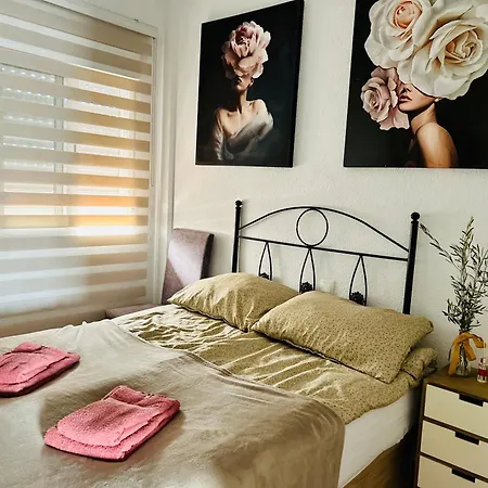 Casa Regina Spain 克萨达城